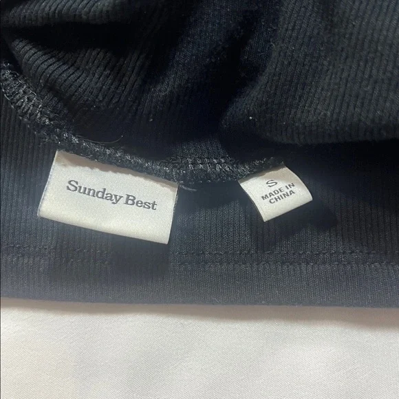 Sundays Best Aritzia cropped turtleneck size S - Picture 4 of 7